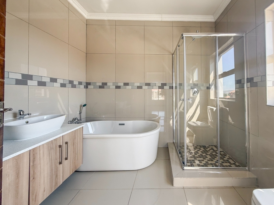 3 Bedroom Property for Sale in Melodie North West